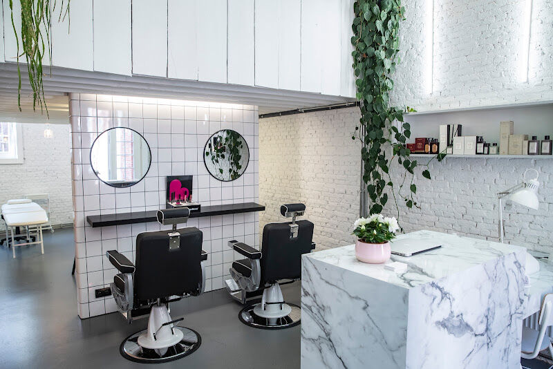 Foto van The Browfactory