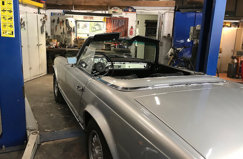 Foto van Artisan Classic Car oldtimer garage