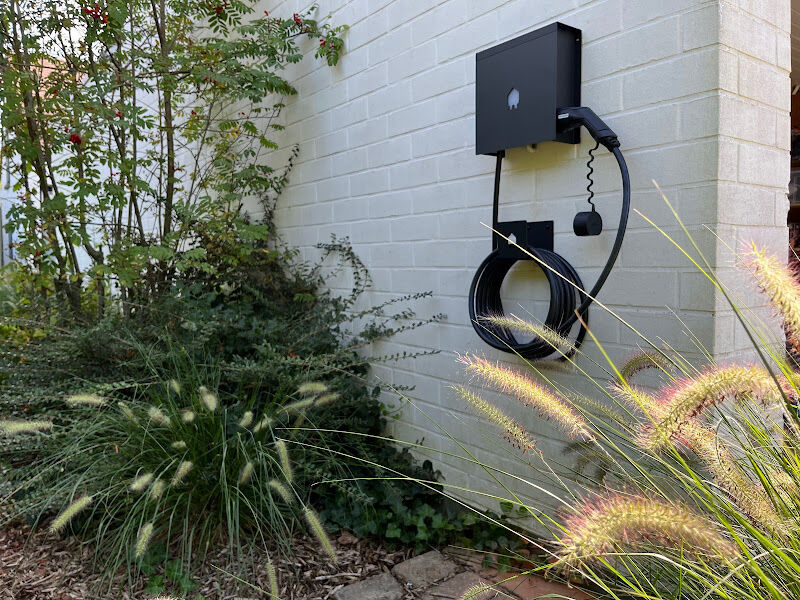 Foto van Bee-Charged | Laadpaal Installatie