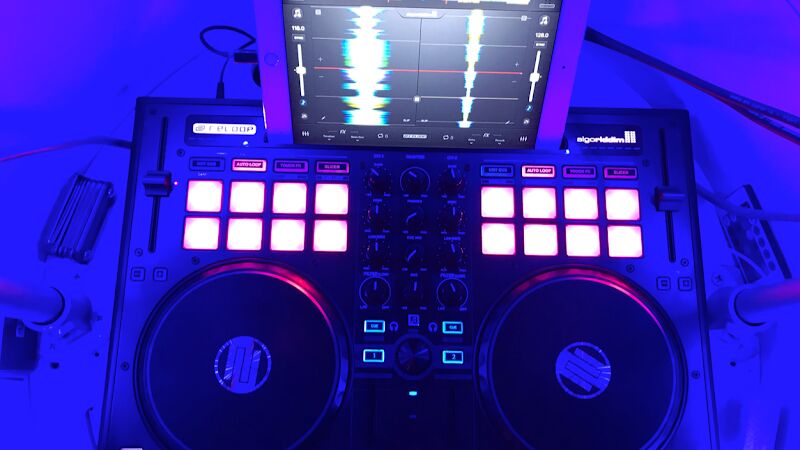 Foto van PlayMobielDJ (Mobiele DJ's voor elke gelegenheid)