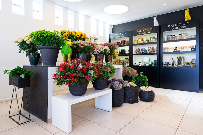 Foto van T & T - Flowers en Gifts - Baobab, Fatboy, Onno, Serax