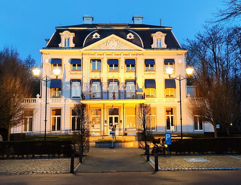 Foto van Gemeentehuis Wielsbeke