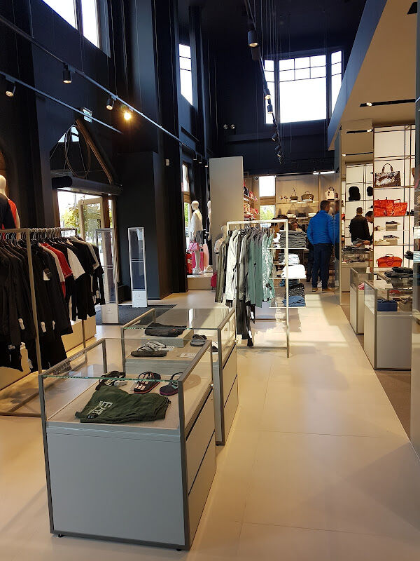 Foto van ARMANI
