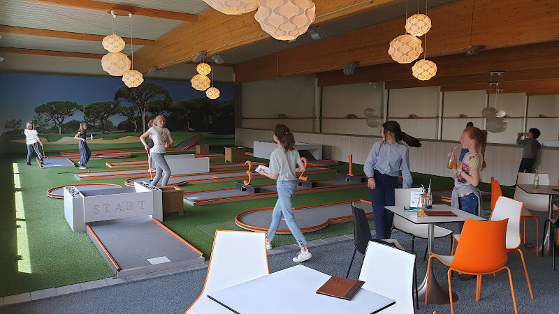 Foto van Indoor & outdoor golf Hole-in-One