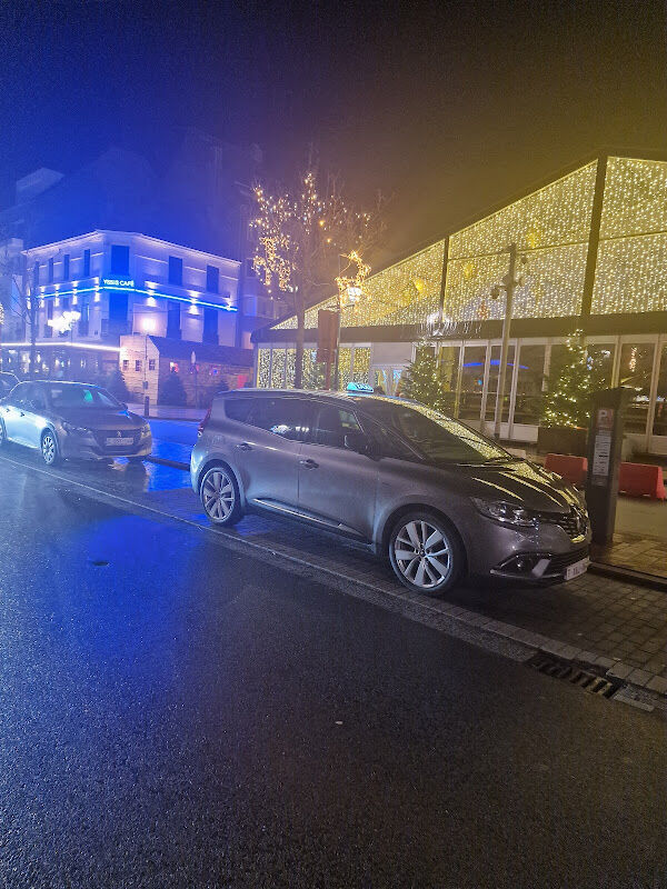 Foto van taxi omar