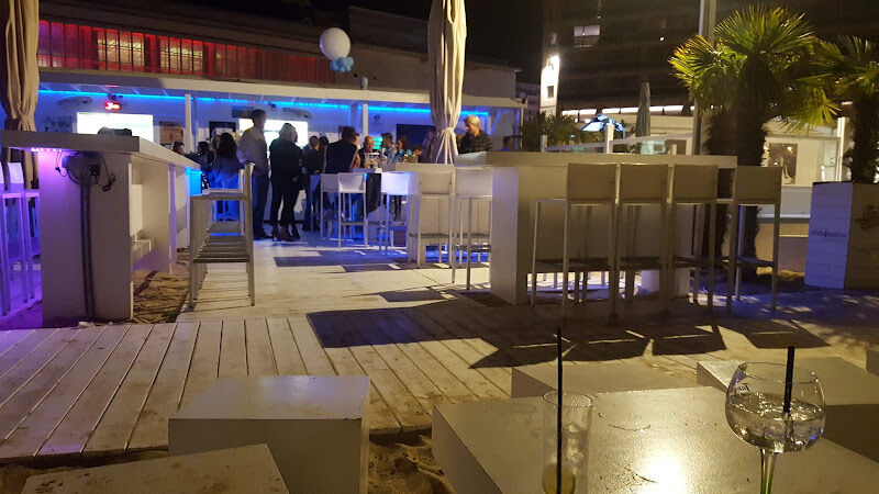 Foto van Blue Buddha Beach