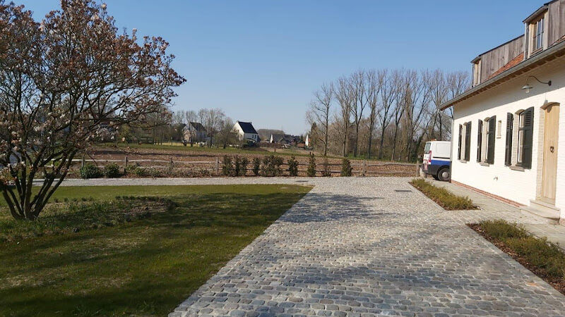 Foto van Opritten, terrassen, vloeren, tuin- en grondwerken Beirnaert F.