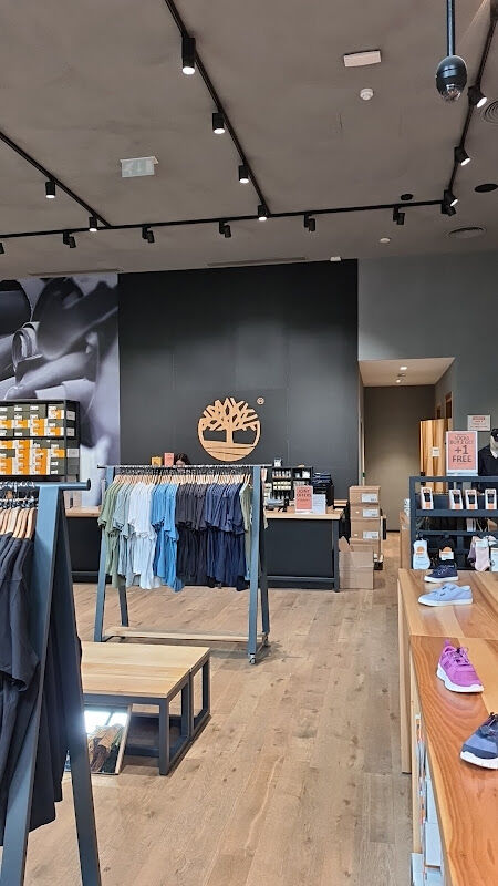Foto van Sandro - Maasmechelen outlet