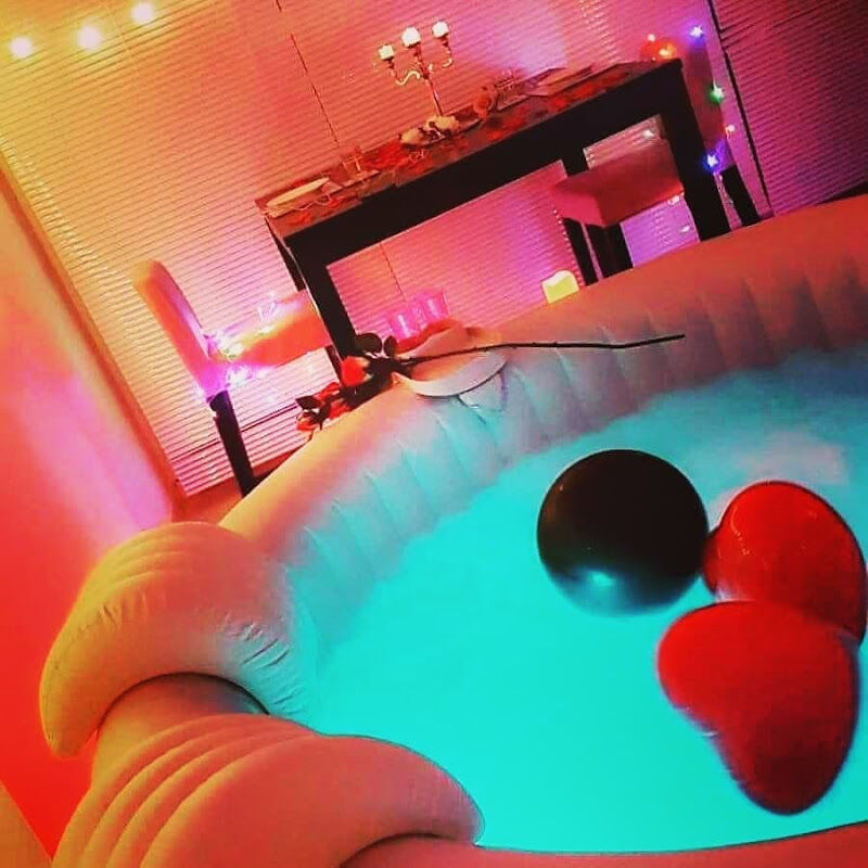 Foto van Jacuzzi Home Bruxelles location jacuzzi pas cher, louer un spa pas cher, louer bain bulles, espace détente,