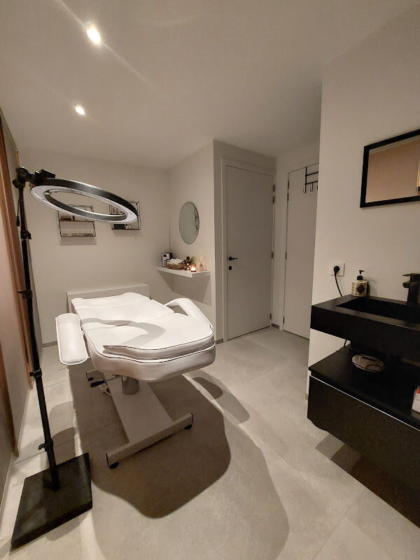 Foto van SCHOONHEIDSSALON ESTIKA