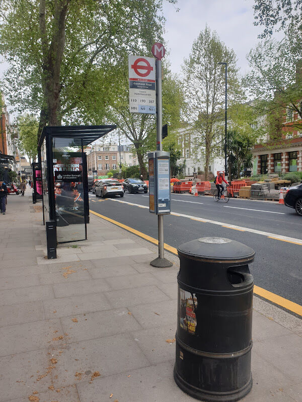 Foto van Goldhawk Road / Young's Corner (Stop M)