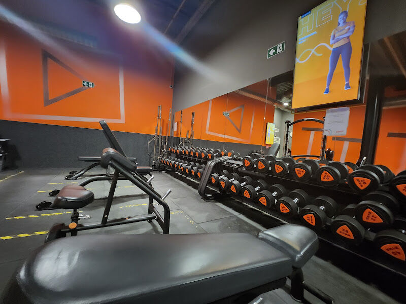 Foto van Basic-Fit Wezembeek-Oppem Mechelsesteenweg 24/7