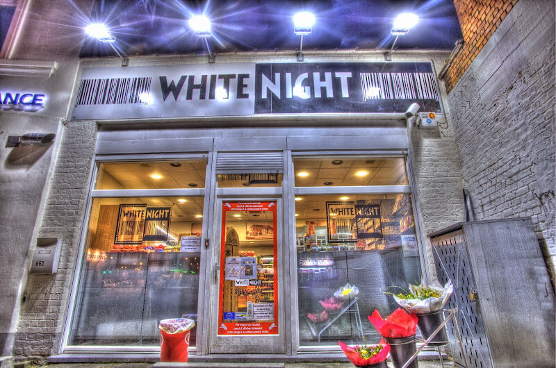 Foto van White Night - St-Job