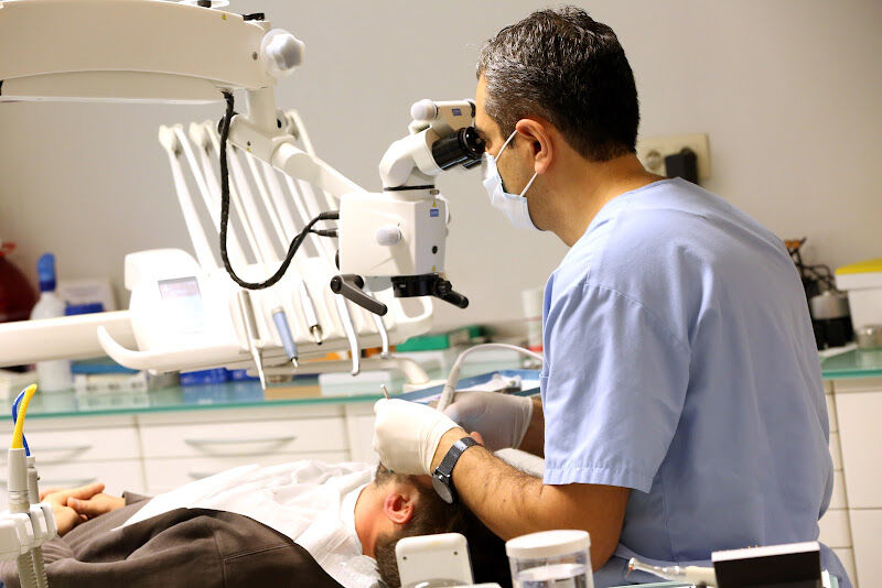 Foto van European Oral Care Center : Al Bunni M., Ramzi H., Izmar A., Nafezarefi M., Keddar S.