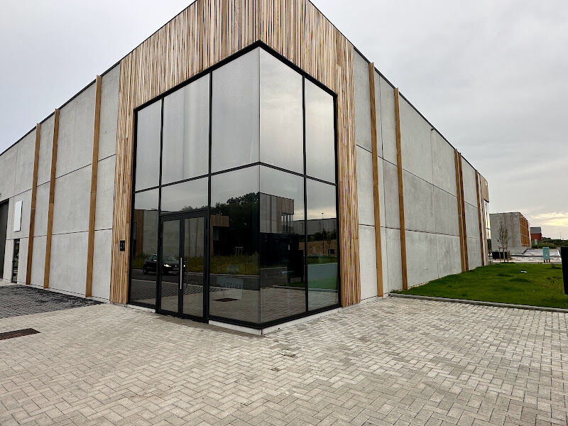 Foto van WAVETINT Vitres Teintées automobile et Filtres de Protection Solaire Maison