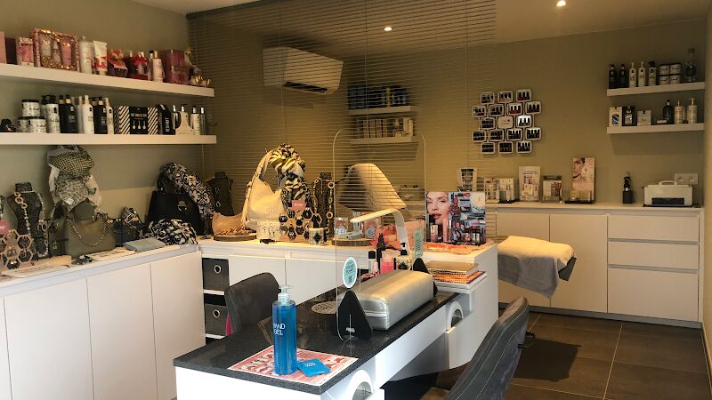 Foto van Schoonheidssalon Saona