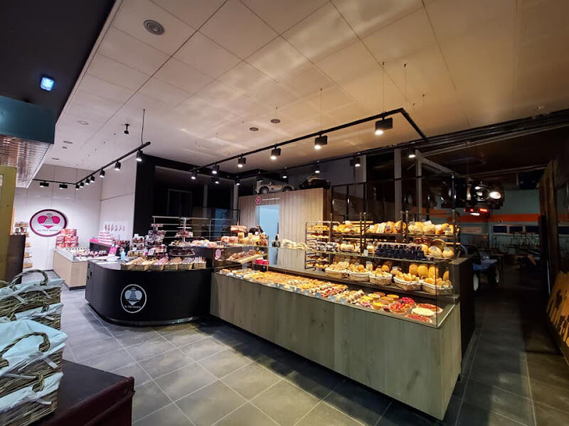Foto van Foodgarage Hoase Eetcafé-Snackbar-Terras-Eventlocatie-slagerij-traiteur-bakkerij-groenten-fruit