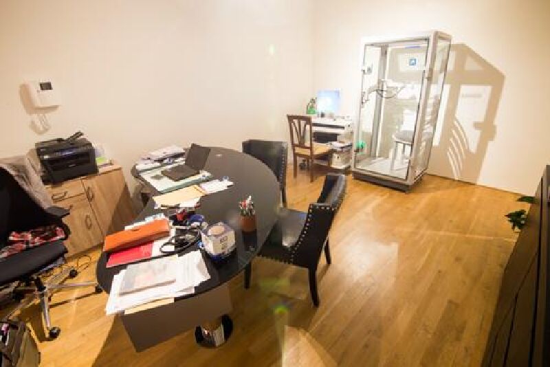 Foto van Dr. Luyeye Bidi longarts Sint-Pieters-Woluwe