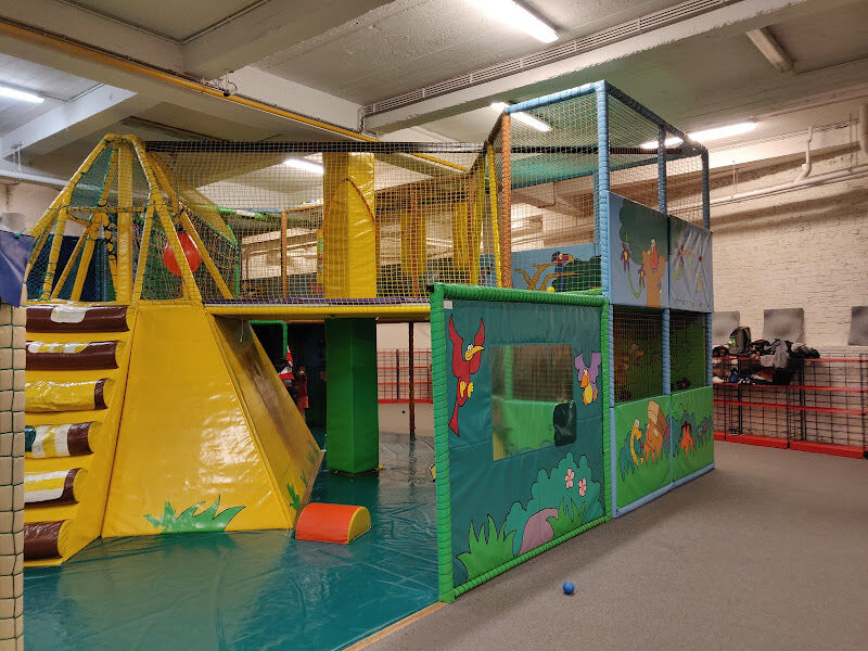 Foto van The Family Station