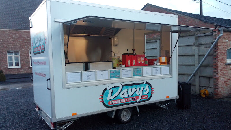 Foto van snackmobiel mobiel frituur hamburger catering