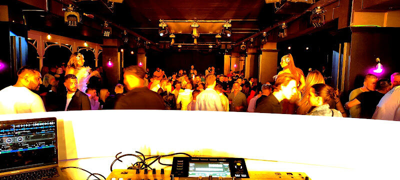 Foto van DJ Side