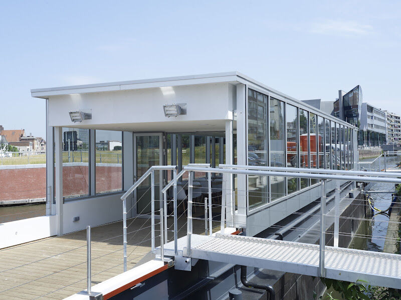 Foto van Hotel Restaurant Brasserie Feestzaal Ahoi