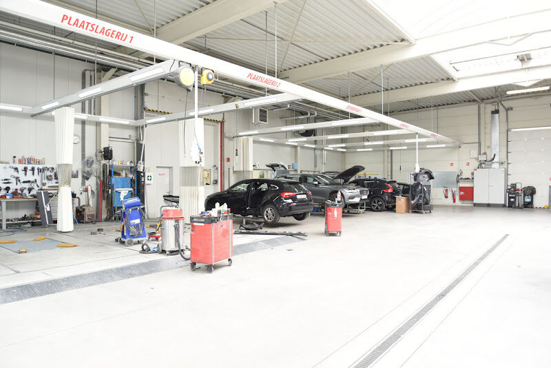 Foto van AutoRepairGroup.be Gent: Duurzame herstelling van uw autoschade