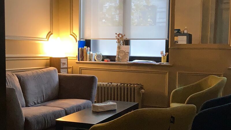 Foto van Aurélie Vandenbroucke, psychologue clinicienne, psychothérapeute, thérapie individuelle, de couple et familiale, EMDR