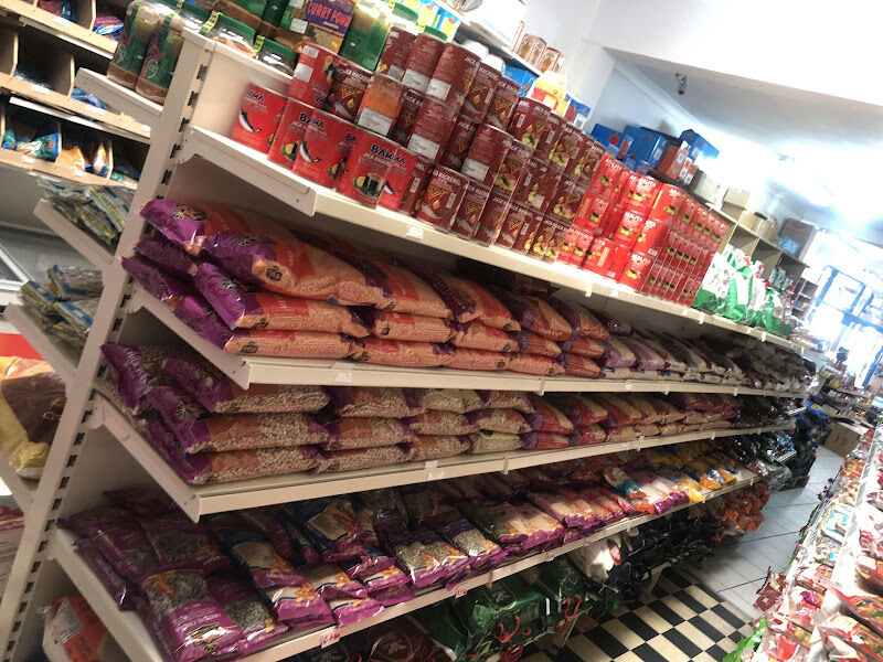 Foto van Surabhir Euro Asia Supermarket