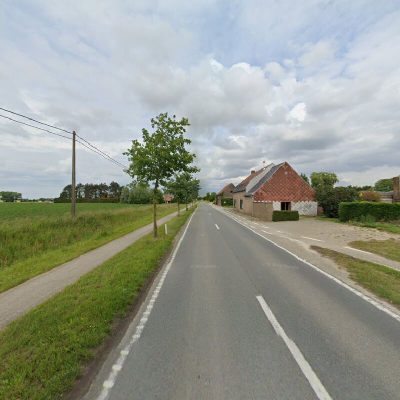 Foto van Huur een 125cc Vespa scooter & geniet v/d Westhoek