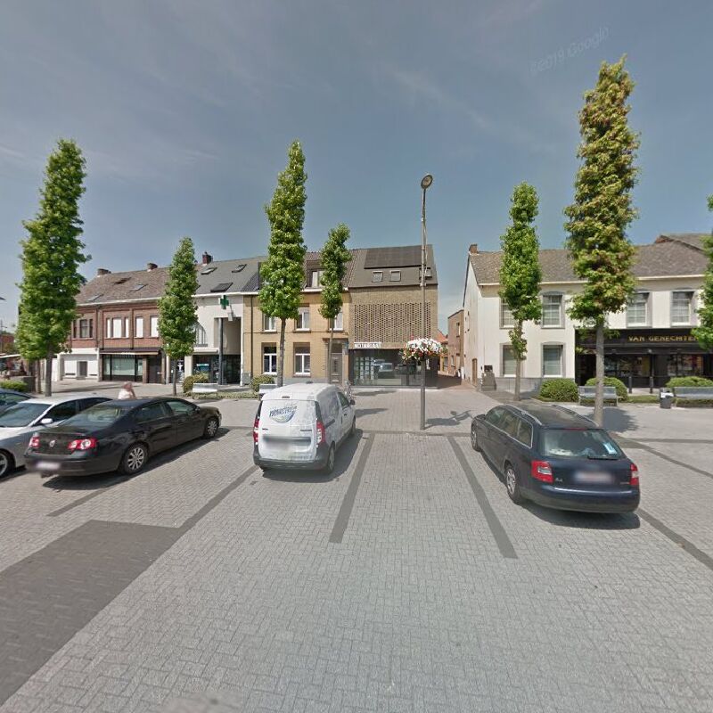 Foto van Michel Lesseliers en Sara Van Hove, geassocieerde notarissen
